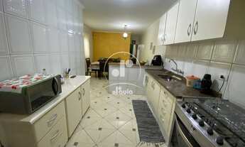 Imagem 6: Vila Humaita. Sobrado com 199m2, 3 dormitórios, 2 vagas, quintal lateral e ampla dependên