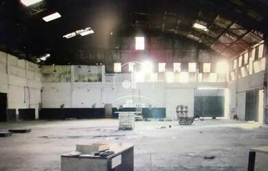 Imagem 7: Galpão com 1.690M², possui 6 banheiros, cozinha, escritorio, trifasico, 20 vagas de garage