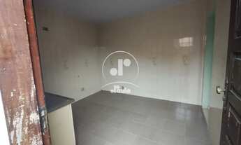 Imagem 5: Imóvel com 2 moradias na frente casa térrea e atrás sobrado os dois com 2 dormitórios Duas