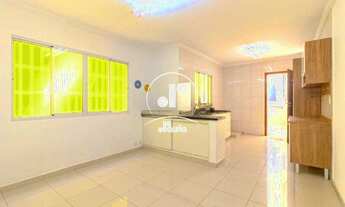 Imagem 5: Casa assobradada com 155m², 3 dormitórios, 1 suíte, 3 banheiros, 2 vagas, na Vila Floresta