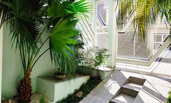 Imagem: Sobrado com 272 m² de área construída