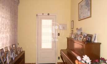 Imagem 7: Casa térrea com 4 Dormitórios, sendo 1 Suíte e 8 Vagas de Garagem no Bairro Jardim Bela Vi