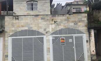 Imagem 4: Imperdível Sobrado à Venda em Santo André-SP na Vila Palmares com 5 Quartos, 2 Salas, 2 Ba