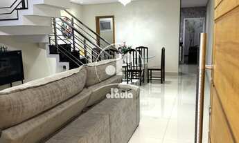 Imagem 2: Sobrado a venda com 153m², 3 suítes, 4 banheiros, 4 vagas, porteira fechada, na Vila Assun