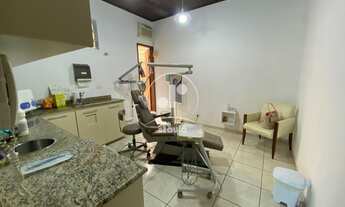 Imagem 6: Centro. Imóvel em Zona Comercial com 156m2, consistente de Salão Comercial, Casa, Edícula