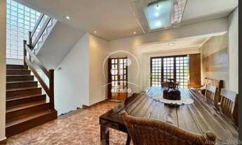 Imagem 3: Sobrado para locação com 260m², 4 dormitórios, 3 suítes, 5 banheiros, 5 vagas, no Bairro C