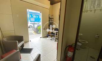 Imagem 4: Centro. Imóvel em Zona Comercial com 156m2, consistente de Salão Comercial, Casa, Edícula