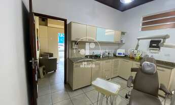 Imagem 5: Centro. Imóvel em Zona Comercial com 156m2, consistente de Salão Comercial, Casa, Edícula