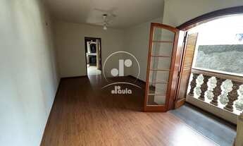 Imagem 2: Sobrado com 180m², 3 dormitórios, 1 suíte, 3 banheiros, 4 vagas, no Bairro Santa Maria, Sa