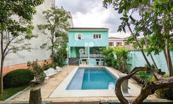 Imagem 1: Sobrado com 500m², 4 dormitórios, 3 suítes, 5 banheiros, 5 vagas, no Bairro Campestre, San