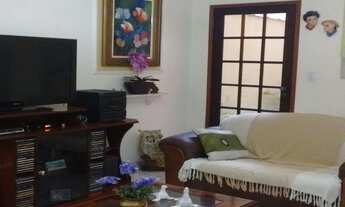 Imagem 2: Imperdível Sobrado de 256m² à Venda em Santo André-SP, Bairro Campestre: 3 Quartos, 1 Suít