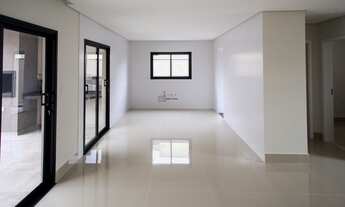 Imagem 6: 3 dormitórios, 3 suíte, 4 vagas na garagem, 250M² de Área Construída