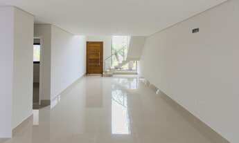 Imagem 7: 3 dormitórios, 3 suíte, 4 vagas na garagem, 250M² de Área Construída