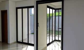 Imagem 3: 3 dormitórios, 1 suítes, 2 banheiro, 2 vagas na garagem, 131M² de Área Construída