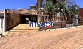 Imagem 2: Casa com 2 Pavimentos, Dentro de Condomínio, 5 Quartos, Churrasqueira com Espaço Gourmet