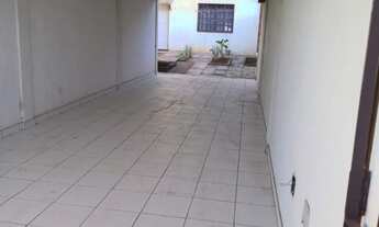 Imagem 6: Seu Portal para o Sucesso em Curitiba: Invista em um Terreno com Renda Imediata!