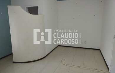 Imagem 3: Sala térreo para venda ou locação no Centro Médico Edilson Pontes na Av. Otavio Santos, Ba