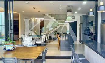 Imagem 5: Residência com vista para a mata à venda no condomínio Campos do Conde no Tamboré em Santa