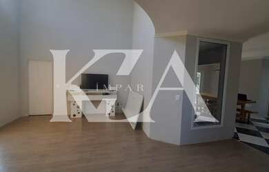 Imagem 4: Casa de esquina para locação com 5 dorms, edícula , piscina, campo de futebol e pomar no R