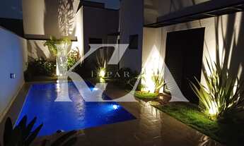 Imagem: Luxuosa casa em condomínio à venda em