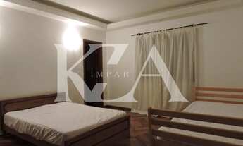 Imagem 5: Chácara de luxo no Condomínio Ribeirão 2 com aquecimento solar, piscina e jacuzzi, em Itup