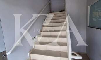 Imagem 2: Sala comercial para locação com 75 m² em sobreloja com entrada indivualizada ponto em fren