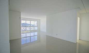 Imagem 2: Apartamento de Luxo no Coração de Balneário Camboriú - 3 Suítes - Centro - 128,44m²