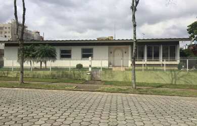 Imagem: Imperdível Casa Comercial à Venda em Curitiba-PR