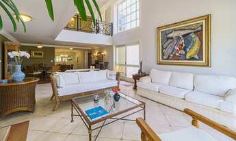 Imagem: Casa à venda em condomínio de alto padrão