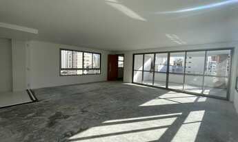 Imagem: Impecável apartamento com 3 suítes e 285m²