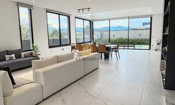 Imagem 2: Casa de Alto Padrão em Condomínio Fechado com Vista para a Mata ? Tamboré, Santana de Parn