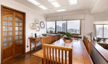 Imagem 2: Apartamento à venda na Mooca: 3 suítes e 3 vagas, 180m² - São Paulo-SP. Venha visitar!