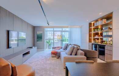 Imagem 3: Cobertura Duplex Mobiliada à Venda em Curitiba, Cabral: 3 Suítes e 3 Vagas de Garagem, 216