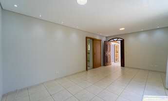 Imagem 7: Casa à venda em Jundiaí-SP, bairro Jardim Tannus: 3 quartos, 6 vagas de garagem, 157m²!