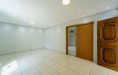 Imagem 5: Casa à venda em Jundiaí-SP, bairro Jardim Tannus: 3 quartos, 6 vagas de garagem, 157m²!