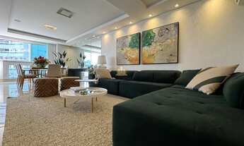 Imagem 2: Apartamento de Luxo no Centro de Balneário Camboriú-SC: 3 suítes, 3 vagas de garagem, 146m