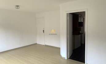 Imagem 4: Oportunidade de Apartamento à Venda em Curitiba-PR, Água Verde: 2 Quartos, 1 Vaga de Garag