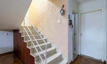 Imagem 6: Casa à venda em São Paulo-SP, no Campo Belo! 4 quartos, sendo 1 suíte e 2 vagas - 200m²