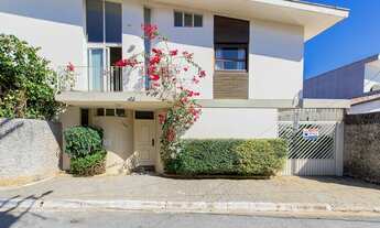 Imagem 2: Casa de 3 suítes à venda na Vila Santana, São Paulo-SP, com 220m² e 3 vagas de garagem!