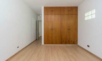 Imagem 2: Casa à venda na Vila Olímpia, São Paulo-SP - 4 quartos, sendo 2 suítes e 2 vagas - 208m²