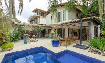 Imagem: Casa em Condomínio de Luxo em São Paulo-SP