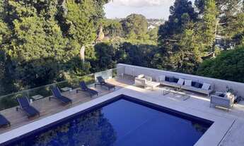 Imagem 6: Casa de Alto Padrão à venda em Condomínio em São João, Curitiba-PR: 4 suítes e 8 vagas