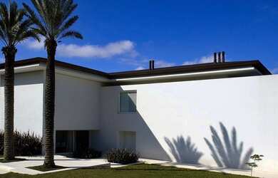 Imagem 2: Casa de Alto Padrão à venda em Condomínio em São João, Curitiba-PR: 4 suítes e 8 vagas