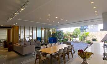 Imagem 2: Casa à venda em Balneário Camboriú-SC, Centro: 3 suítes e 7 vagas de garagem, 470m²