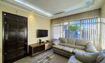 Imagem: Casa à venda com 3 quartos, sendo1 suíte