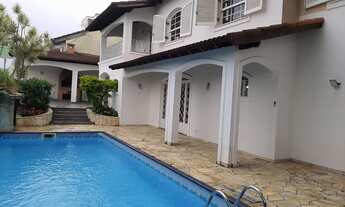 Imagem: Sobrado para venda com 5 dormitórios sendo