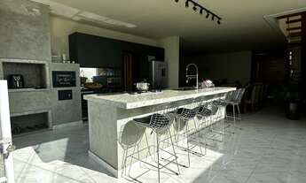 Imagem 6: Sobrado alto padrão para venda com 4 suítes e piscina no Condomínio Granja Anita