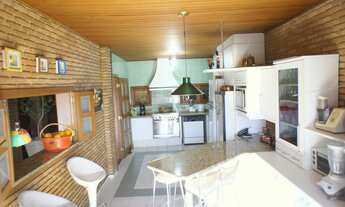 Imagem 2: Sobrado mobiliado para venda com 4 dormitórios e piscina na Vila Suíssa em Mogi