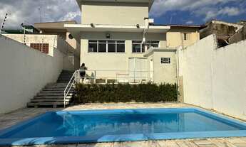 Imagem: Casa térrea com 3 dormitórios e piscina
