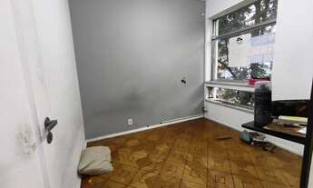 Imagem 2: Apartamento à venda em Copacabana, Rio de Janeiro - 2 quartos, 1 sala, 2 banheiros, 1 vaga